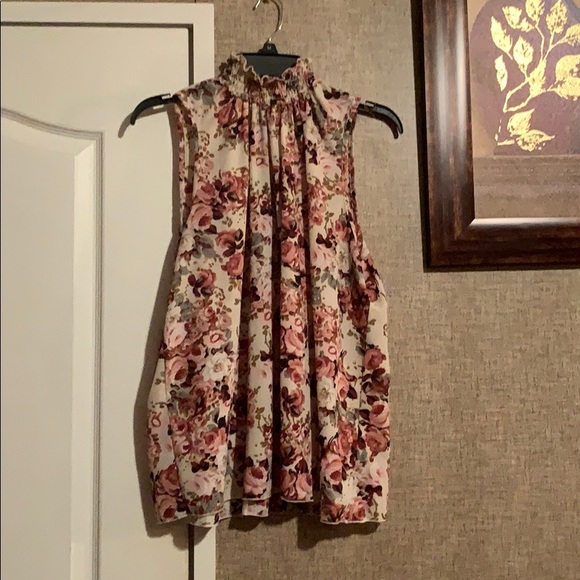 Floral Top - Picture 1 of 1